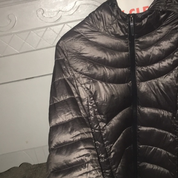 packable down coat - Picture 3 of 4